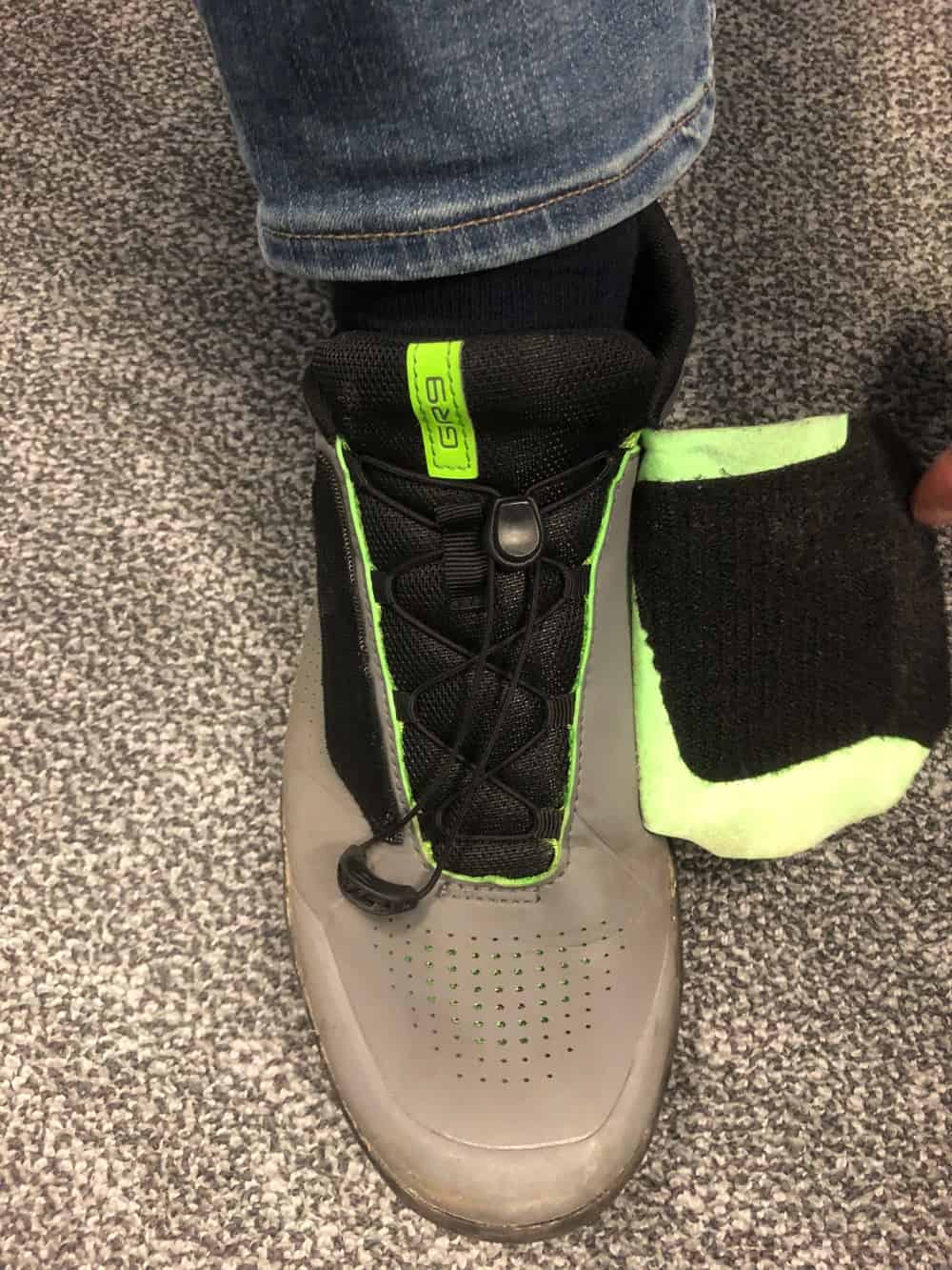 Full view of the velcro flap for the Shimano GR9 shoe. Full view of the velcro flap for the Shimano GR9 shoe.