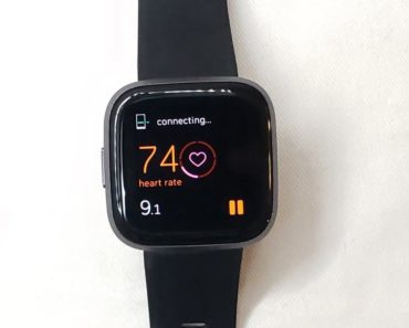 Smartwatch with heart rate monitor